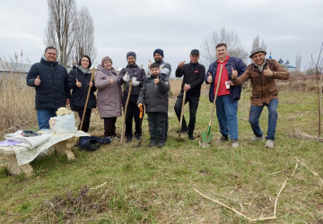 Eco-training la Tiraspol: plantare de conifere pe malul râului Colcotova